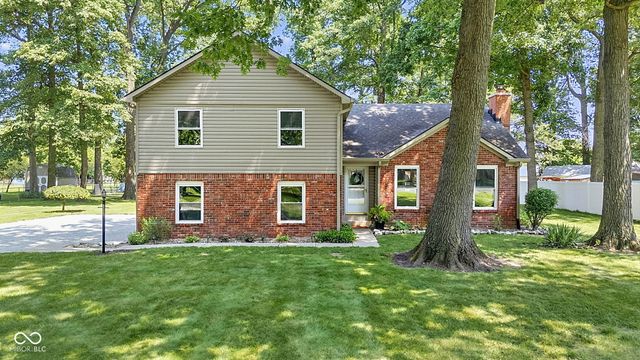 1336 S Heron Drive E, New Palestine, IN 46163