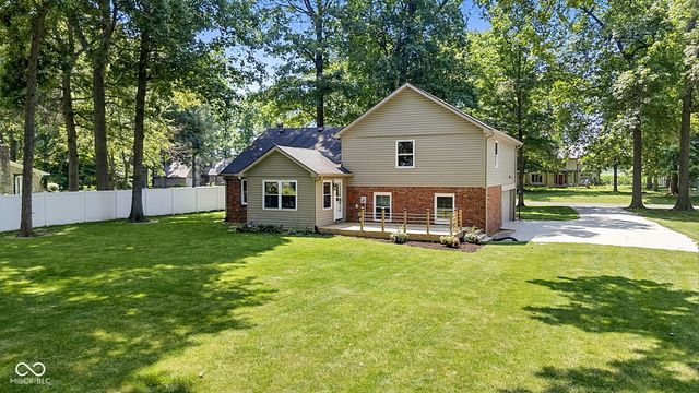 1336 S Heron Drive E, New Palestine, IN 46163