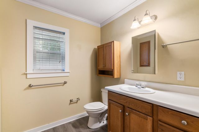 40 Horseshoe Ln Lane, Freeport, FL 32439