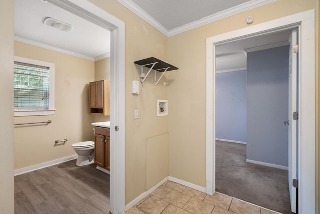 40 Horseshoe Ln Lane, Freeport, FL 32439