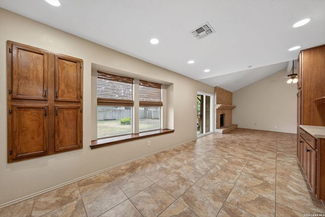 190 High Oak, Universal City, TX 78148