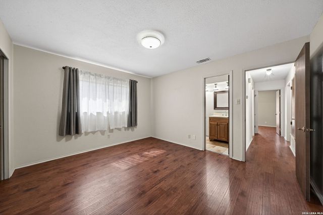 190 High Oak, Universal City, TX 78148