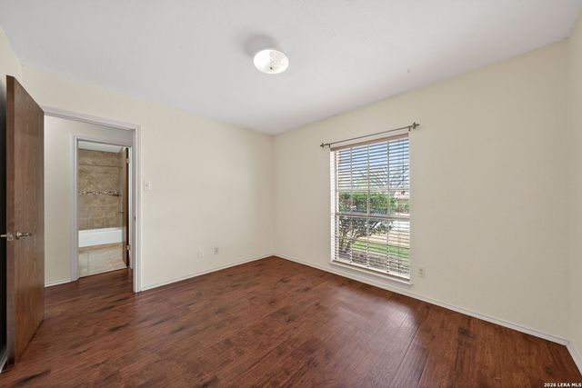 190 High Oak, Universal City, TX 78148