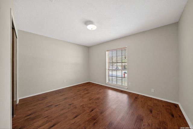 190 High Oak, Universal City, TX 78148