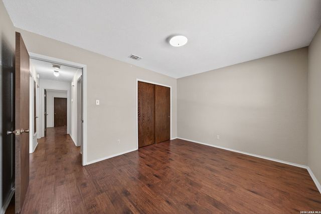 190 High Oak, Universal City, TX 78148