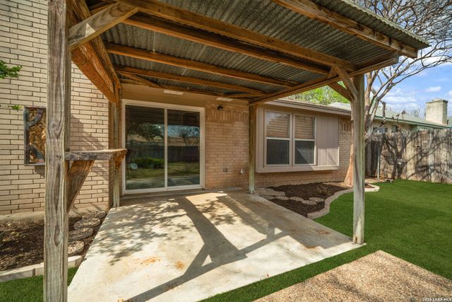 190 High Oak, Universal City, TX 78148