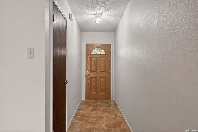 190 High Oak, Universal City, TX 78148