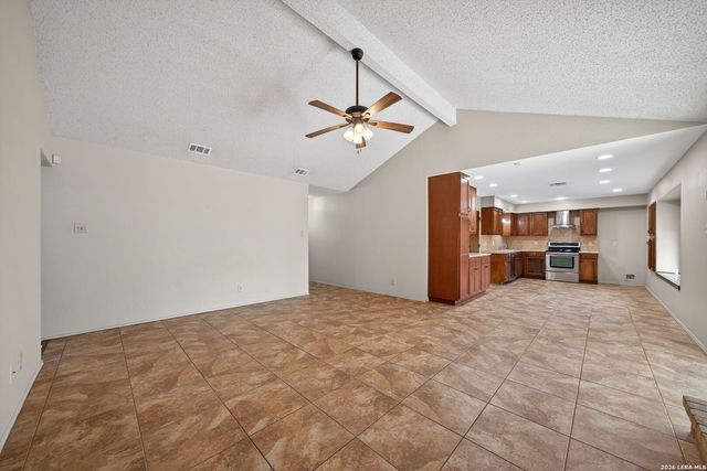 190 High Oak, Universal City, TX 78148