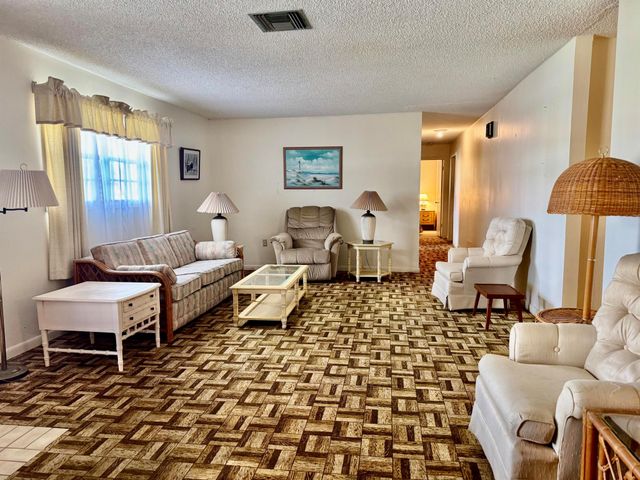 1397 Lake Drive W, Okeechobee, FL 34974