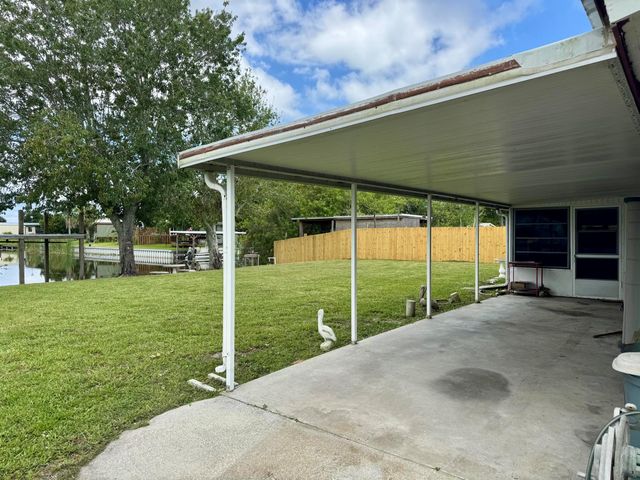 1397 Lake Drive W, Okeechobee, FL 34974