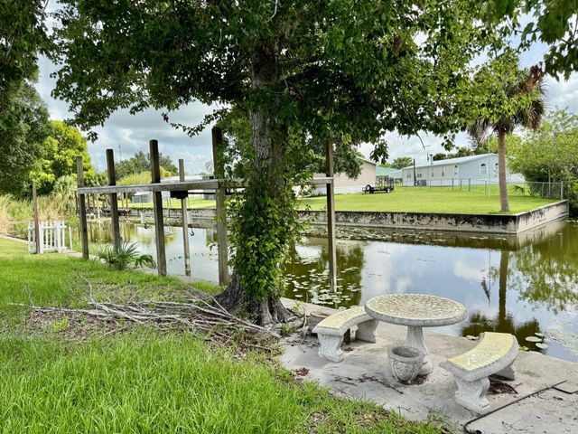 1397 Lake Drive W, Okeechobee, FL 34974