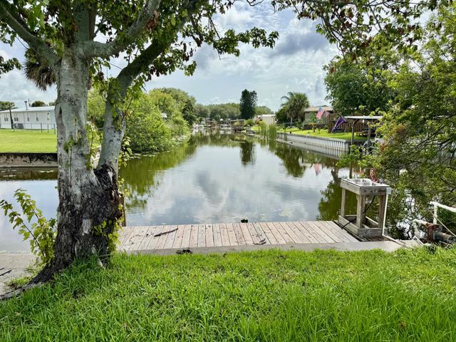 1397 Lake Drive W, Okeechobee, FL 34974