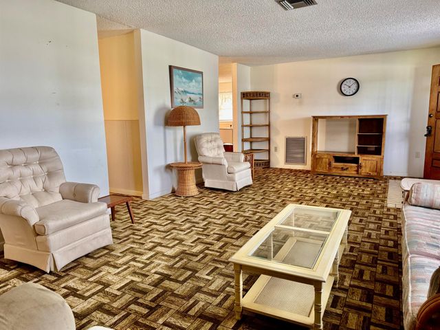 1397 Lake Drive W, Okeechobee, FL 34974