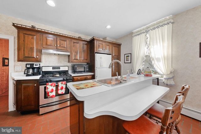 21 HILLCREST AVE, Collingswood, NJ 08108