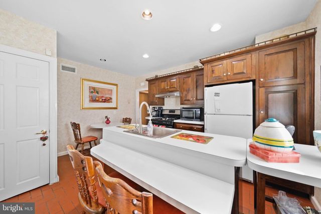 21 HILLCREST AVE, Collingswood, NJ 08108