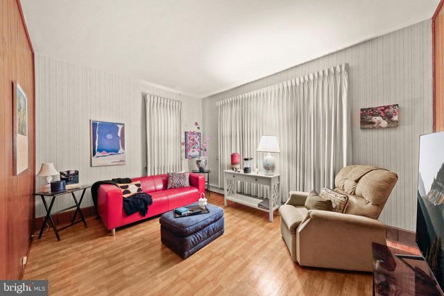 21 HILLCREST AVE, Collingswood, NJ 08108