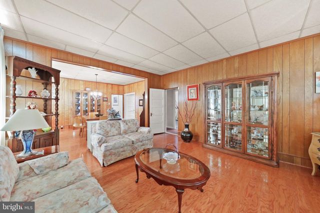 21 HILLCREST AVE, Collingswood, NJ 08108