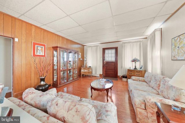 21 HILLCREST AVE, Collingswood, NJ 08108