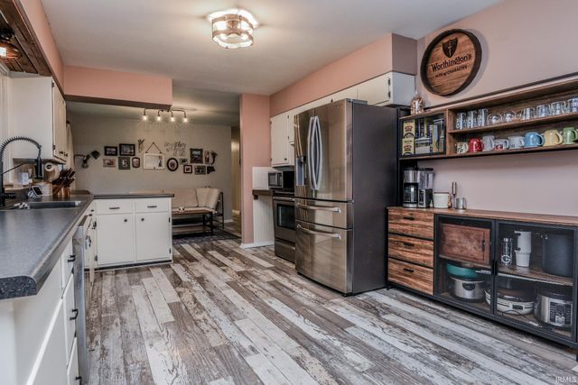 327 Brookside Lane, Plainfield, IN 46168