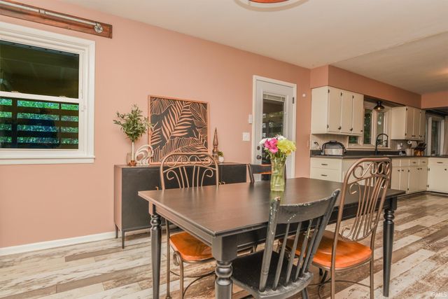 327 Brookside Lane, Plainfield, IN 46168