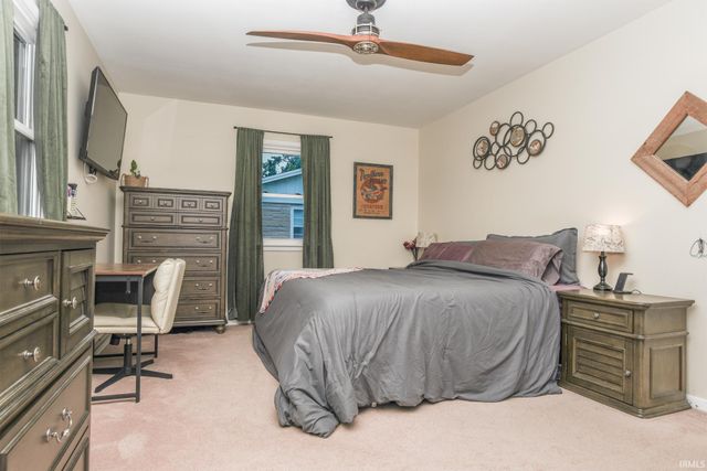 327 Brookside Lane, Plainfield, IN 46168