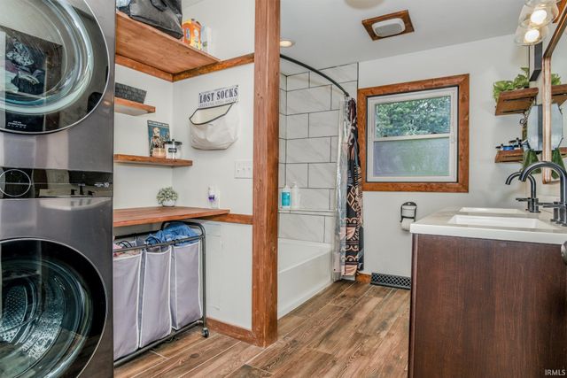 327 Brookside Lane, Plainfield, IN 46168