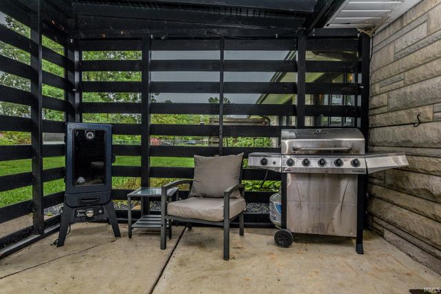 327 Brookside Lane, Plainfield, IN 46168