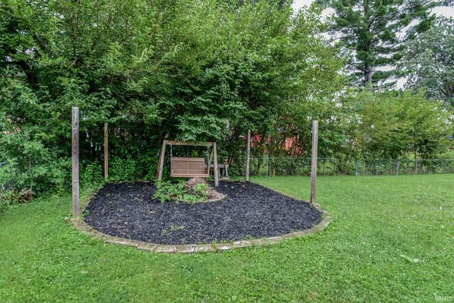 327 Brookside Lane, Plainfield, IN 46168