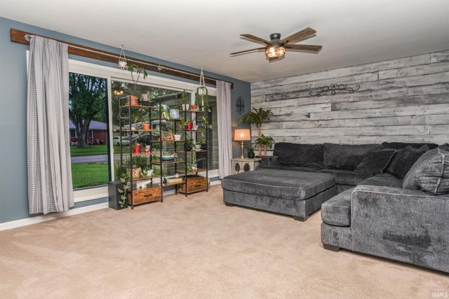327 Brookside Lane, Plainfield, IN 46168
