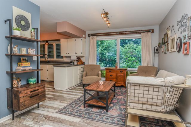 327 Brookside Lane, Plainfield, IN 46168