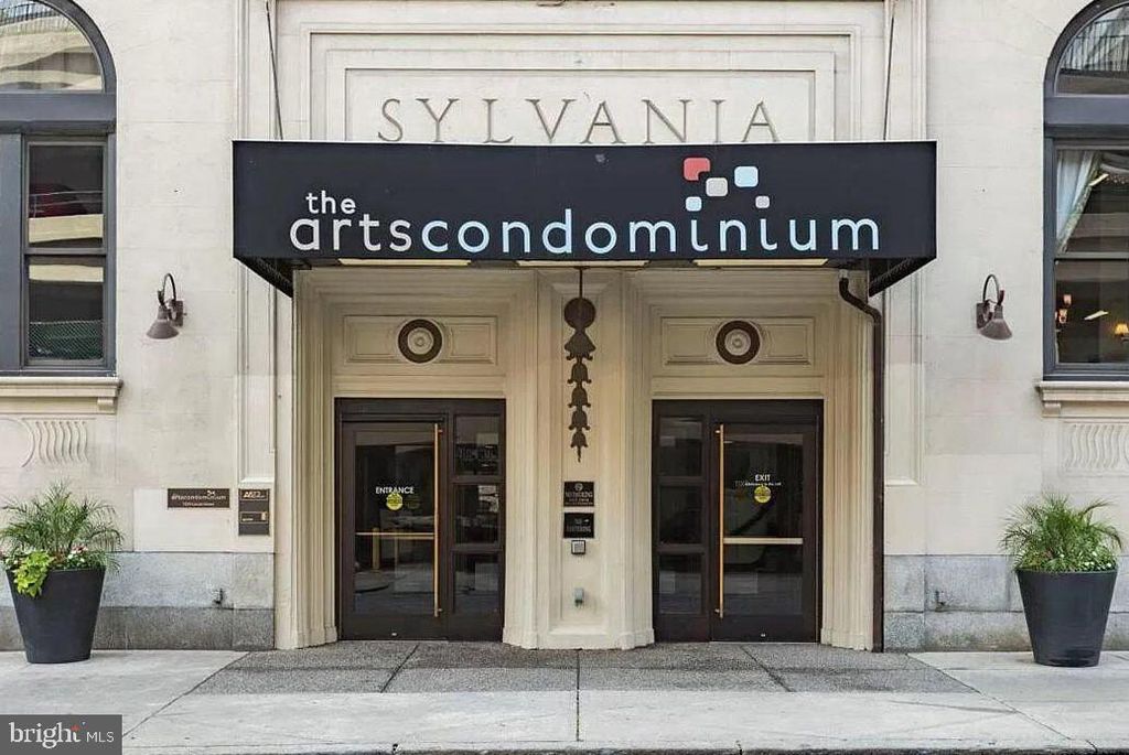 1324 LOCUST ST #424, PHILADELPHIA, PA 19107 — exterior