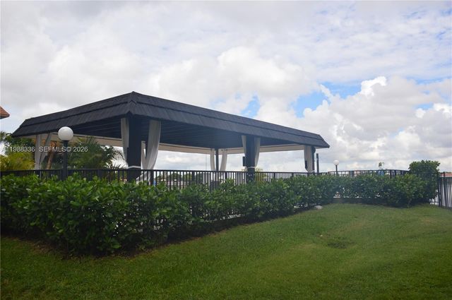 461 Ives Dairy Rd 404-2, Miami, FL 33179