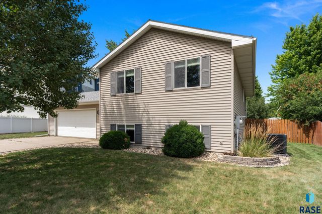 4716 W Antelope Dr Drive, Sioux Falls, SD 57107