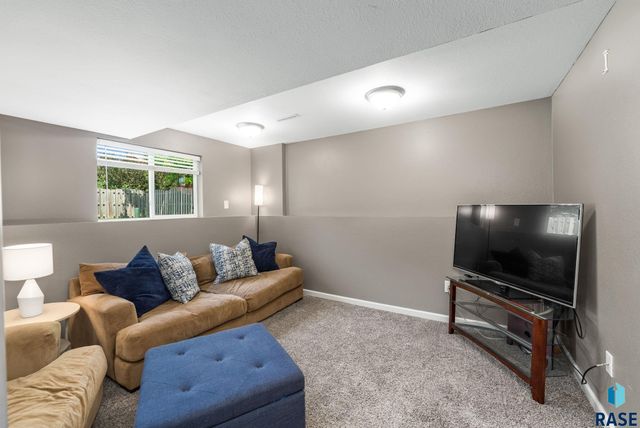 4716 W Antelope Dr Drive, Sioux Falls, SD 57107