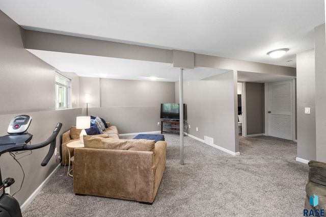 4716 W Antelope Dr Drive, Sioux Falls, SD 57107