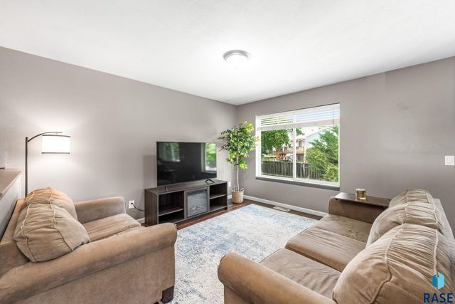 4716 W Antelope Dr Drive, Sioux Falls, SD 57107