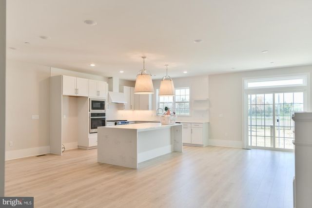2402 AMERICAN PL, West Windsor, NJ 08550