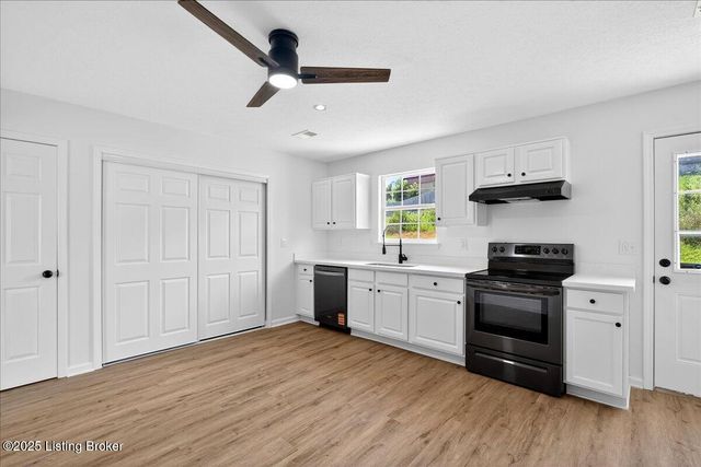 108 Derbyshire Ct, Radcliff, KY 40160