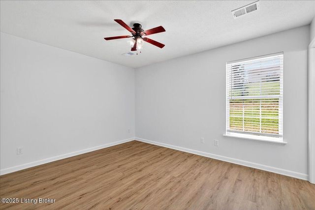 108 Derbyshire Ct, Radcliff, KY 40160