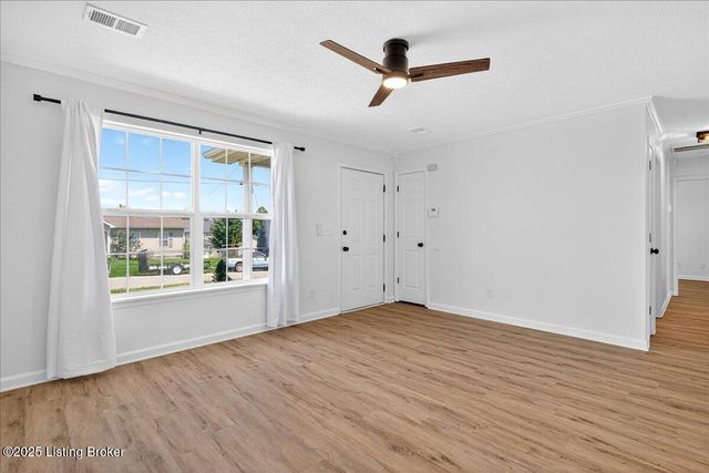 108 Derbyshire Ct, Radcliff, KY 40160