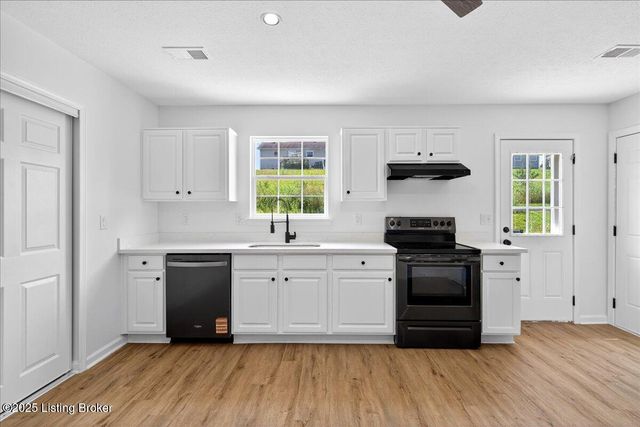 108 Derbyshire Ct, Radcliff, KY 40160