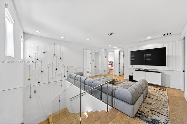 7500 SW 55th Ave, Miami, FL 33143