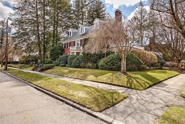 39 Harwich Road, Providence, RI 02906