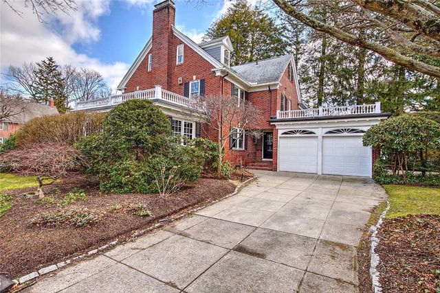39 Harwich Road, Providence, RI 02906
