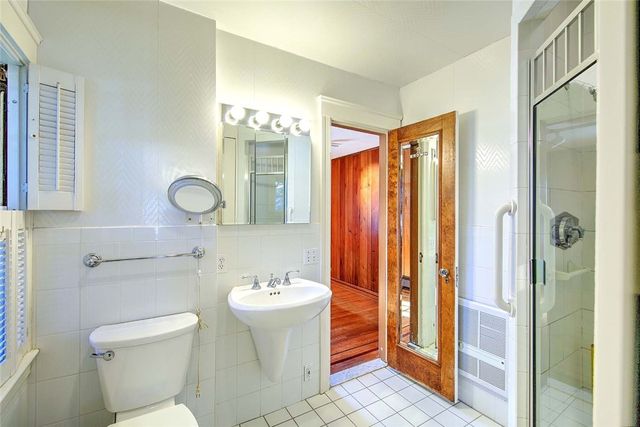 39 Harwich Road, Providence, RI 02906