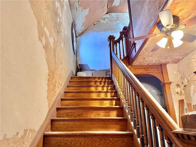 810 E La Salle Avenue, Barron, WI 54812