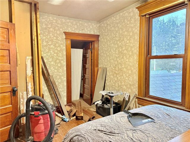 810 E La Salle Avenue, Barron, WI 54812