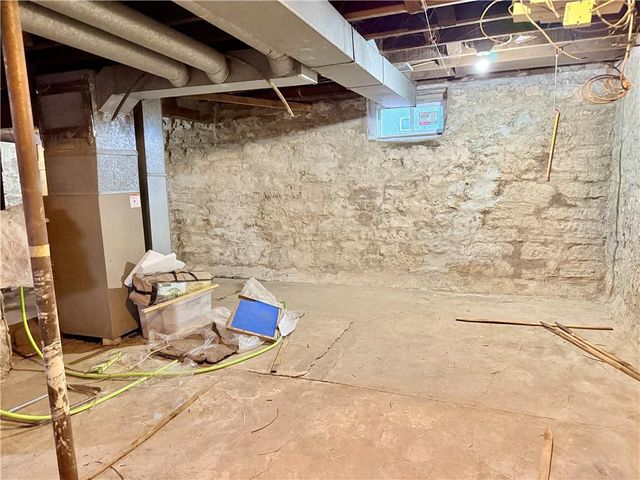 810 E La Salle Avenue, Barron, WI 54812