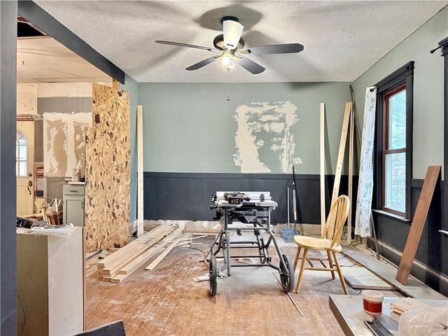 810 E La Salle Avenue, Barron, WI 54812