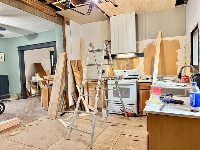 810 E La Salle Avenue, Barron, WI 54812